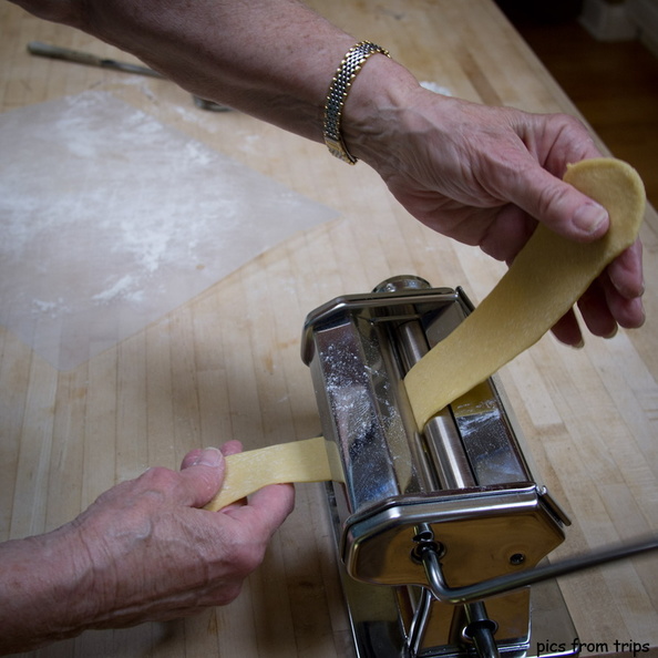 making pasta2011d16c017.jpg
